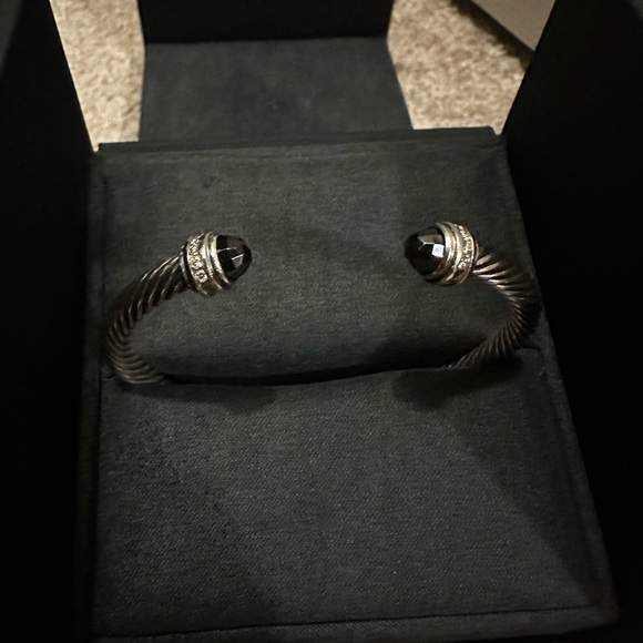 David Yurman Classic Cable Bracelet with Hematite stone and diamonds. - Picture 2 of 6
